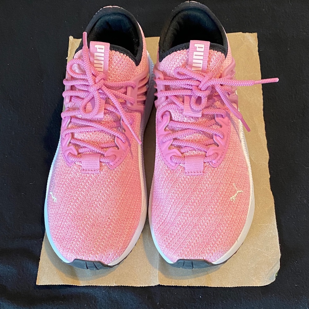 New child or women’s Puma Pacer Future Sneakers please read size!